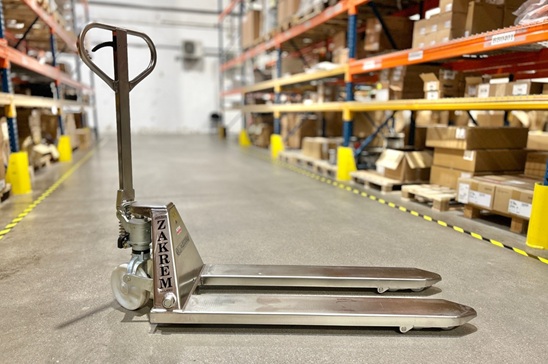 Nierdzewny wozek paletowy zakrem wru4